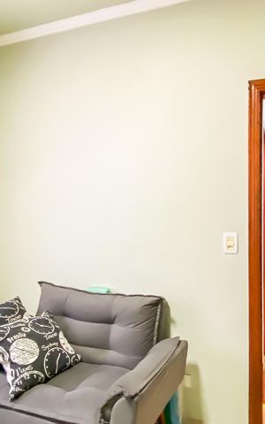 Casa à venda com 192m², 4 quartos e 2 vagas Casa à venda com 192m², 4 quartos e 2 vagasCorredor