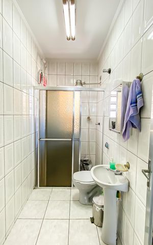 Casa à venda com 192m², 4 quartos e 2 vagas Casa à venda com 192m², 4 quartos e 2 vagasBanheiro de serviço