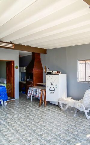 Casa à venda com 192m², 4 quartos e 2 vagas Casa à venda com 192m², 4 quartos e 2 vagasVaranda