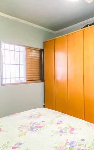 Casa à venda com 192m², 4 quartos e 2 vagas Casa à venda com 192m², 4 quartos e 2 vagasQuarto 2