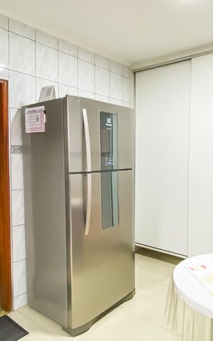 Casa à venda com 192m², 4 quartos e 2 vagas Casa à venda com 192m², 4 quartos e 2 vagasCozinha