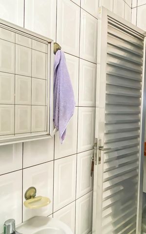 Casa à venda com 192m², 4 quartos e 2 vagas Casa à venda com 192m², 4 quartos e 2 vagasBanheiro de serviço