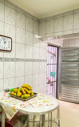 Casa à venda com 192m², 4 quartos e 2 vagas Casa à venda com 192m², 4 quartos e 2 vagasCozinha