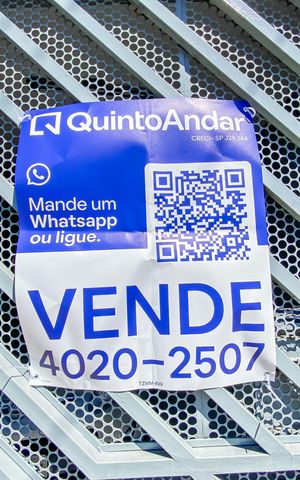 Casa à venda com 192m², 4 quartos e 2 vagas Casa à venda com 192m², 4 quartos e 2 vagasPlaca
