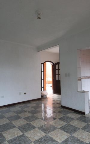 Casa para alugar com 100m², 2 quartos e 2 vagasSala