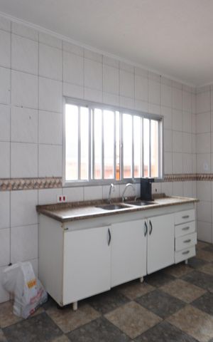 Casa para alugar com 100m², 2 quartos e 2 vagasCozinha