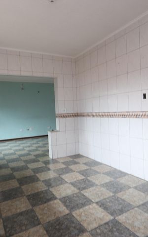 Casa para alugar com 100m², 2 quartos e 2 vagasCozinha