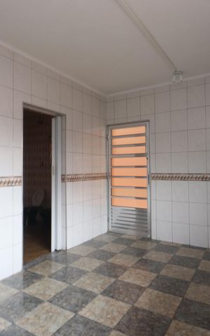 Casa para alugar com 100m², 2 quartos e 2 vagasCozinha