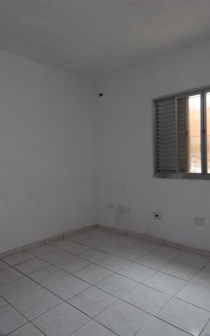 Casa para alugar com 100m², 2 quartos e 2 vagasSuíte