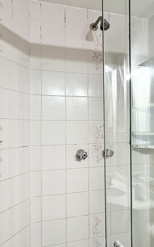 Apartamento à venda com 80m², 3 quartos e 2 vagas Apartamento à venda com 80m², 3 quartos e 2 vagasBanheiro