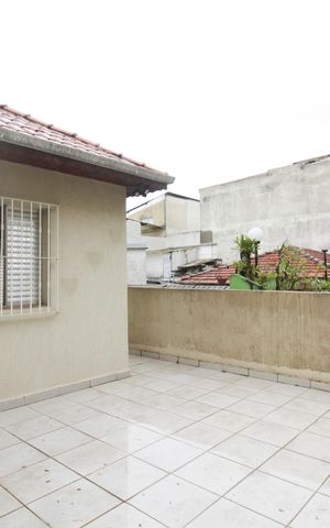 Casa à venda com 134m², 3 quartos e 2 vagas Casa à venda com 134m², 3 quartos e 2 vagasQuintal