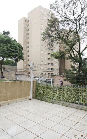 Casa à venda com 134m², 3 quartos e 2 vagas Casa à venda com 134m², 3 quartos e 2 vagasQuintal