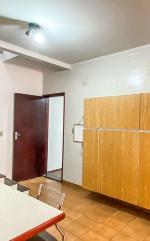 Casa para alugar com 250m², 5 quartos e 3 vagas Casa para alugar com 250m², 5 quartos e 3 vagasCozinha