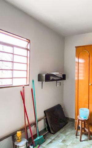 Casa para alugar com 250m², 5 quartos e 3 vagas Casa para alugar com 250m², 5 quartos e 3 vagasQuarto de Serviço