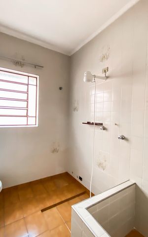 Casa para alugar com 250m², 5 quartos e 3 vagas Casa para alugar com 250m², 5 quartos e 3 vagasBanheiro