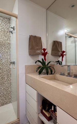 Apartamento à venda com 277m², 4 quartos e 3 vagas Apartamento à venda com 277m², 4 quartos e 3 vagasBanheiro Social