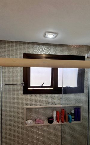 Apartamento à venda com 277m², 4 quartos e 3 vagas Apartamento à venda com 277m², 4 quartos e 3 vagasSuíte 1 - Banheiro