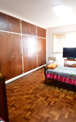 Casa à venda com 338m², 3 quartos e 2 vagasSuíte