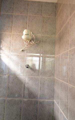 Casa à venda com 338m², 3 quartos e 2 vagasBanheiro do escritório