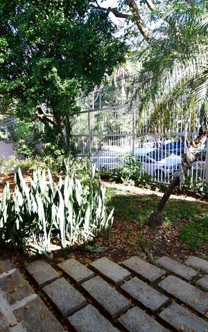 Casa à venda com 338m², 3 quartos e 2 vagasJardim