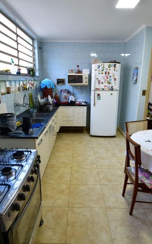 Casa à venda com 338m², 3 quartos e 2 vagasCozinha