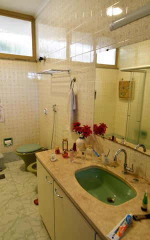 Casa à venda com 338m², 3 quartos e 2 vagasBanheiro Social