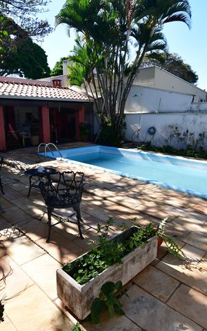 Casa à venda com 338m², 3 quartos e 2 vagasPiscina