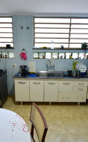 Casa à venda com 338m², 3 quartos e 2 vagasCozinha