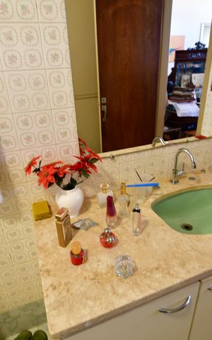 Casa à venda com 338m², 3 quartos e 2 vagasBanheiro Social