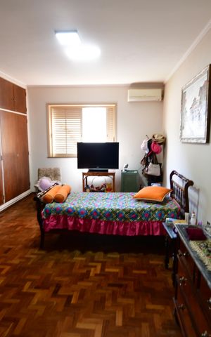 Casa à venda com 338m², 3 quartos e 2 vagasSuíte