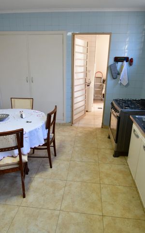 Casa à venda com 338m², 3 quartos e 2 vagasCozinha