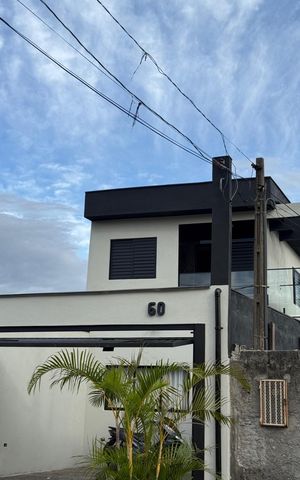 Casa à venda com 168m², 3 quartos e 2 vagasFachada