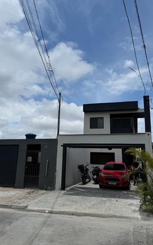 Casa à venda com 168m², 3 quartos e 2 vagasFachada
