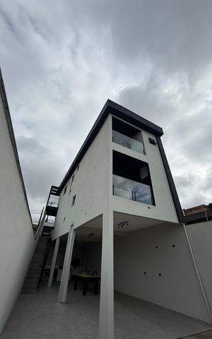 Casa à venda com 168m², 3 quartos e 2 vagasFachada