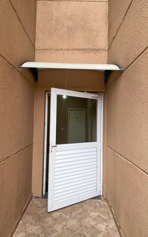 Apartamento à venda com 46m², 2 quartos e 1 vaga Apartamento à venda com 46m², 2 quartos e 1 vagaFachada do bloco