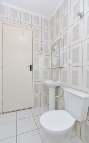 Casa de condomínio para alugar com 104m², 2 quartos e 2 vagasBanheiro
