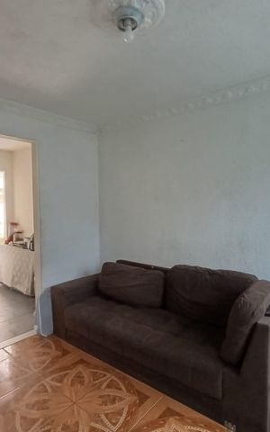 Casa para alugar com 18m², 2 quartos e 1 vaga Casa para alugar com 18m², 2 quartos e 1 vagaSala