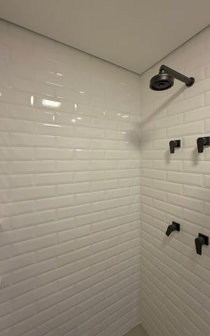 Apartamento à venda com 68m², 2 quartos e 1 vaga Apartamento à venda com 68m², 2 quartos e 1 vagaBanheiro Suíte 1
