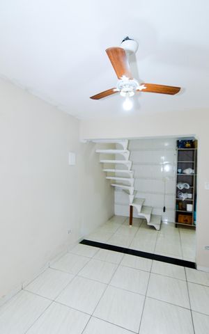 Casa à venda com 111m², 2 quartos e 2 vagasSala- Edícula 