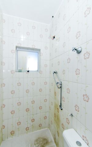 Casa à venda com 111m², 2 quartos e 2 vagasBanheiro da Suíte - Edícula