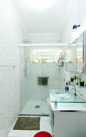 Casa à venda com 111m², 2 quartos e 2 vagasBanheiro Social