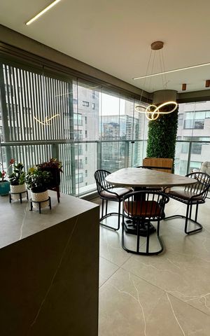 Apartamento para alugar com 103m², 3 quartos e 2 vagas Apartamento para alugar com 103m², 3 quartos e 2 vagasVaranda