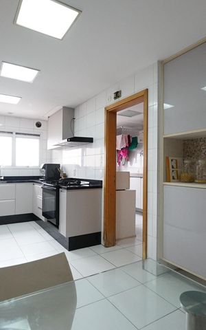 Apartamento para alugar com 213m², 3 quartos e 3 vagasCozinha
