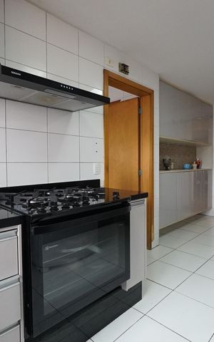 Apartamento para alugar com 213m², 3 quartos e 3 vagasCozinha
