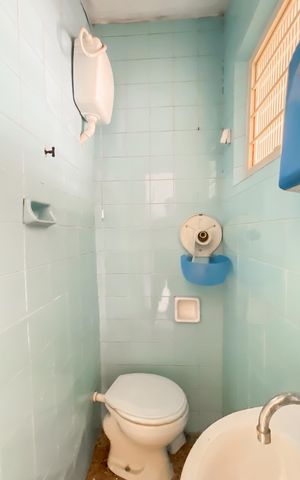 Casa para alugar com 100m², 3 quartos e 1 vaga Casa para alugar com 100m², 3 quartos e 1 vagaBanheiro de serviço