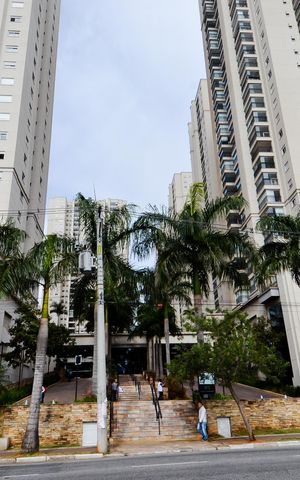 Apartamento para alugar com 54m², 2 quartos e 1 vagaFachada do Condominio 