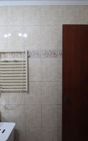 Casa à venda com 186m², 3 quartos e 4 vagasBanheiro da Suíte 1