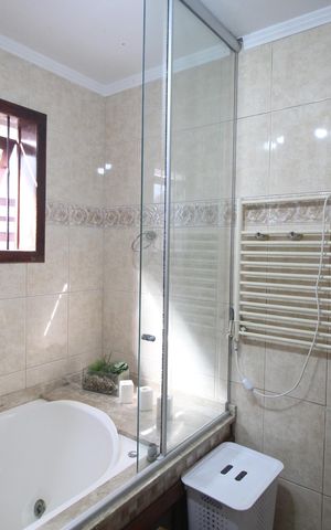 Casa à venda com 186m², 3 quartos e 4 vagasBanheiro da Suíte 1