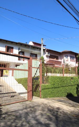 Casa à venda com 186m², 3 quartos e 4 vagasFachada
