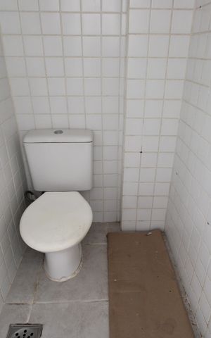Apartamento para alugar com 77m², 2 quartos e 1 vagaÁrea de serviço - Banheiro